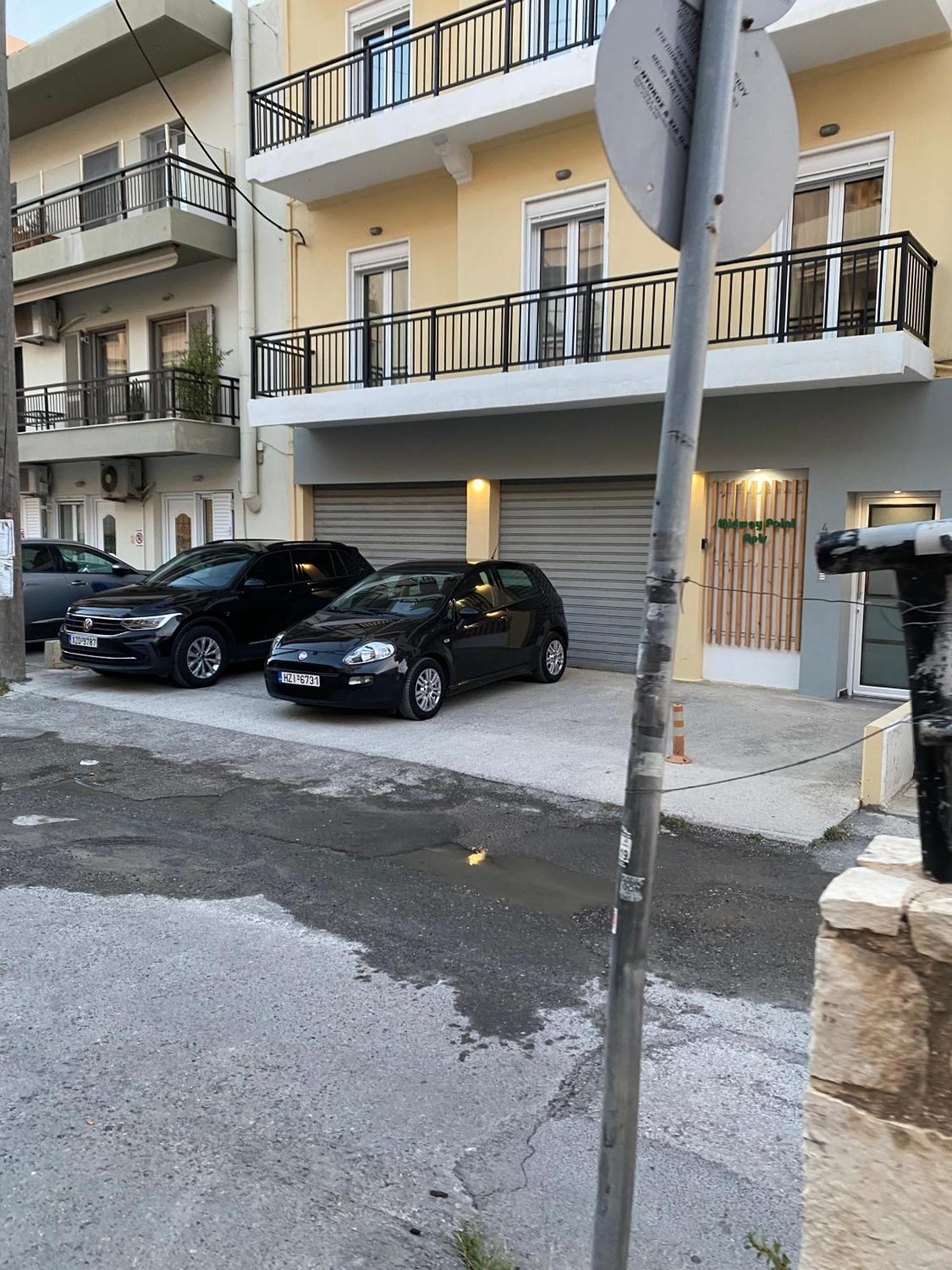 Midway Point Apts Heraklion  ภายนอก รูปภาพ